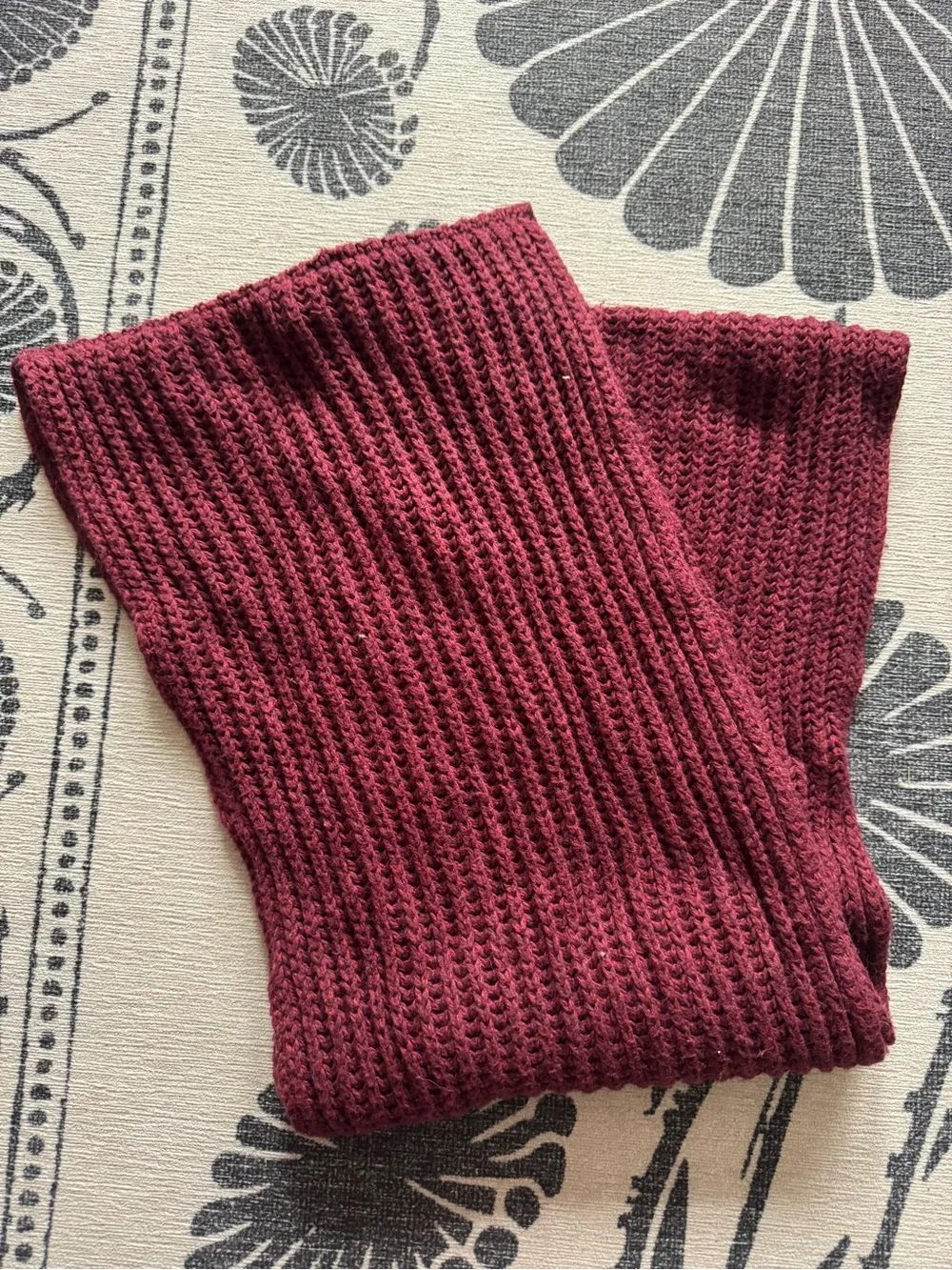 Madewell Ribbed Knit Scarf in Burgundy